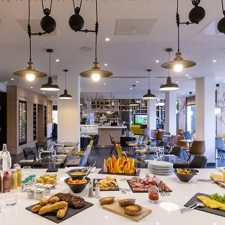 Western Europe Отель Брест