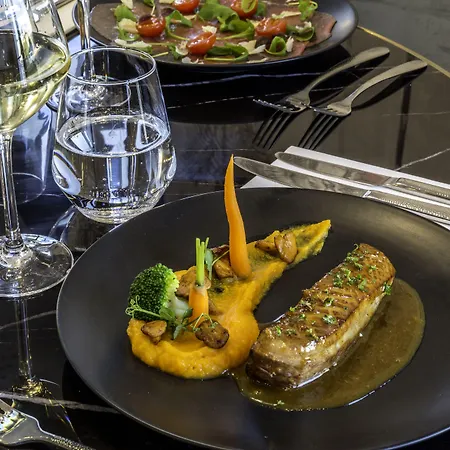 Western Europe Отель Брест