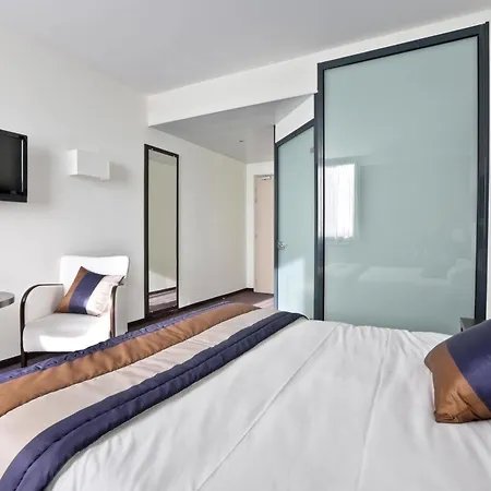 Отель Western Europe 4*