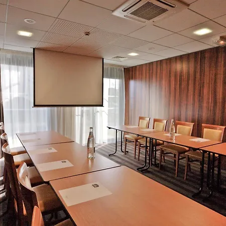 Western Europe 酒店 4*