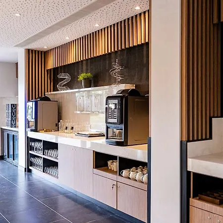 Western Europe Отель